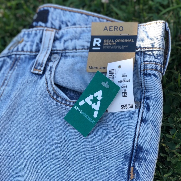 |SOLD| AEROPOSTAL Ripped Mom Jeans (Genuine Denim) - Picture 5 of 5